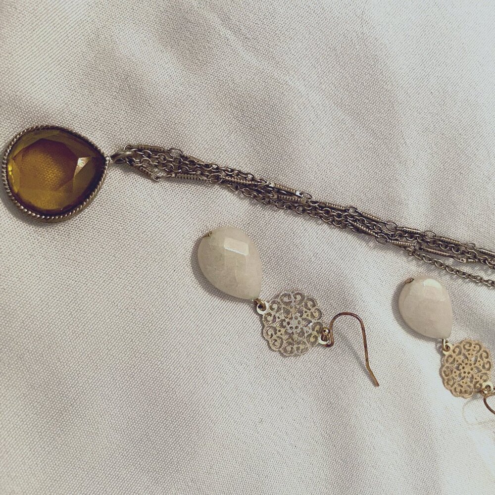 Necklace w/double-strand chain + drop earrings